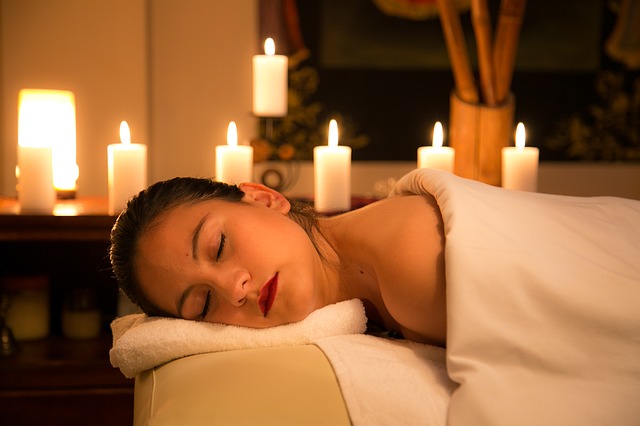 Relax-Massage im Therapiezentrum am Schloss, Charlottenburg, Berlin. Relax-Massage bedeutet ganzheitliche Entspannung von Körper und Geist.